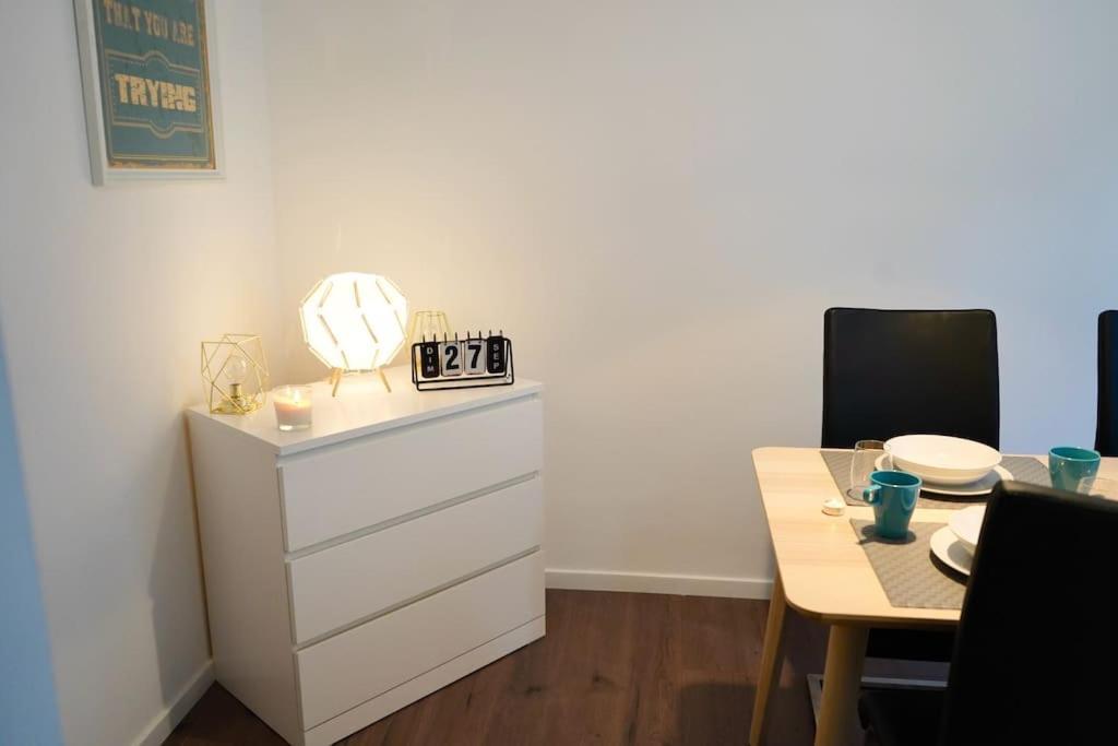 Rm-1 - Appartement F2 Au 1Er Etage Pour 1-3 Pers Mulhouse Luaran gambar