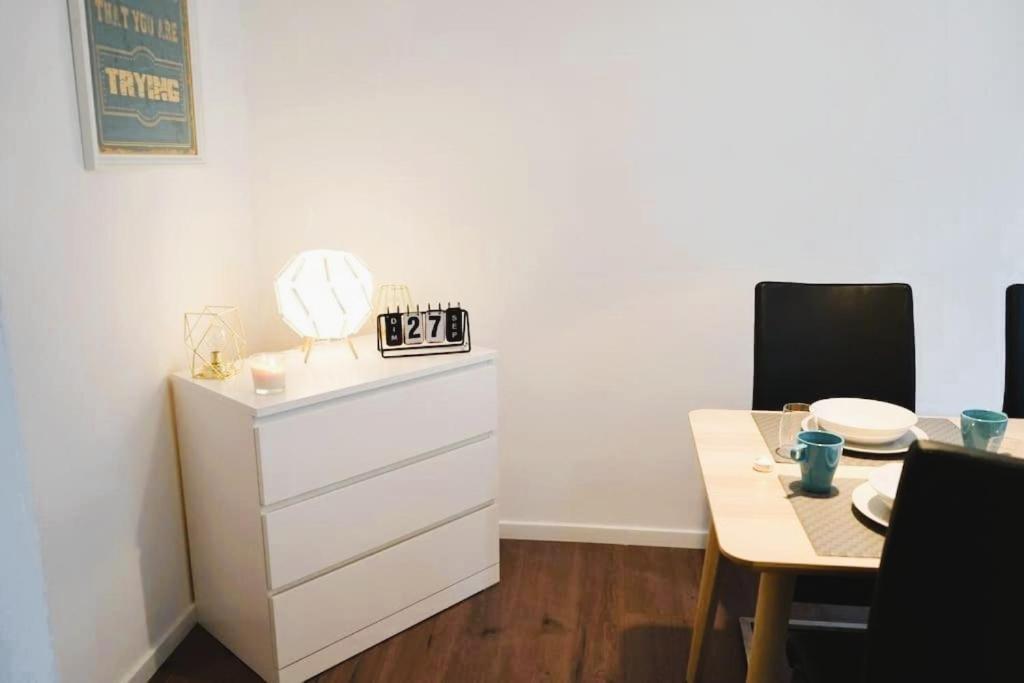 Rm-1 - Appartement F2 Au 1Er Etage Pour 1-3 Pers Mulhouse Luaran gambar
